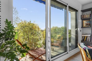 Interior - Crimée | Splendid apartment Buttes Chaumont (Paris)