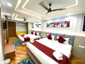 Desk, free WiFi - Shree Shanteshwar Mahadev Inn (Varanasi)