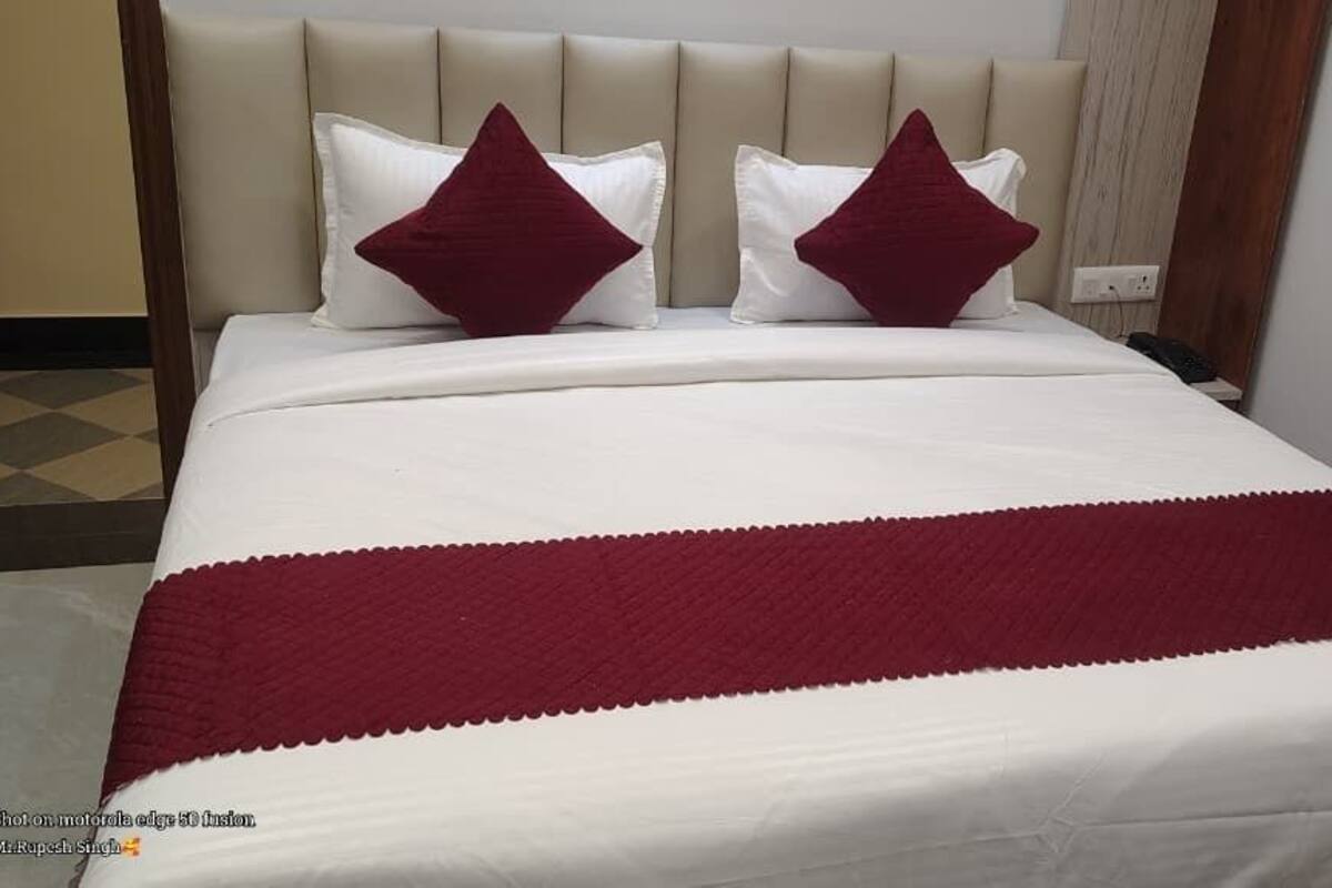 Habitación doble Deluxe | Escritorio y wifi gratis