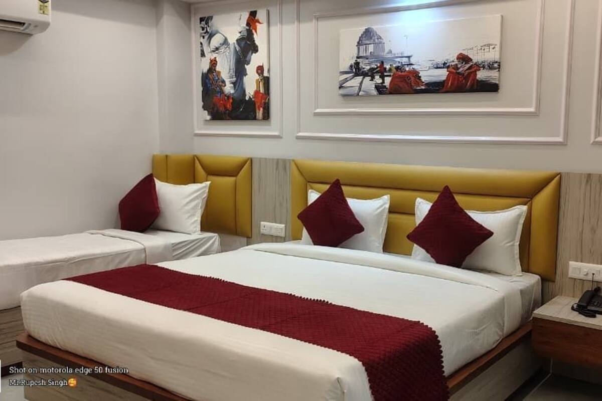 Executive Triple Room | Desk, free WiFi