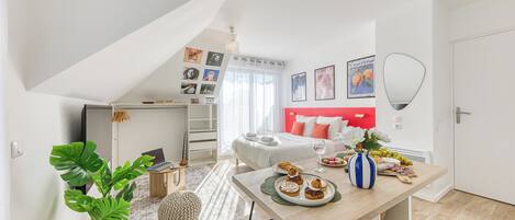 1 bedroom, iron/ironing board, WiFi, bed sheets