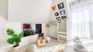 1 slaapkamer, een strijkplank/strijkijzer, wifi, beddengoed