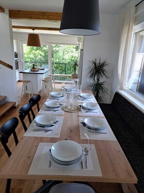 تناول الطعام