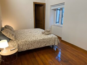 2 間睡房、熨斗/熨衫板、Wi-Fi、床單