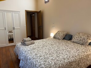 2 Schlafzimmer, Bügeleisen/Bügelbrett, WLAN, Bettwäsche