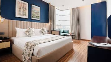 Habitación doble superior, 1 cama King size | Minibar, escritorio y espacio para trabajar con laptop