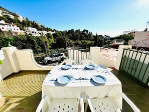Outdoor dining - House in Roses: Terrace, Garden, Parking (Roses)