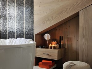 Spa - Luxury Duplex Courchevel 1850, ski-in/ski-out, 4 bedrooms (Courchevel)