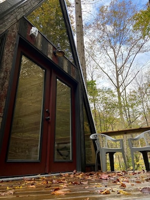 Exterior detail - Ultimate Glamping Getaway near Red River Gorge, Kentucky, Perfect for Romantic Getaways (Stanton)