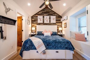 1 غرفة نوم ومكواة/لوح كي وملاءات أسرّة