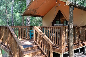 Terrace/patio - Family Friendly Safari Tent Well Equipped in Livingston, Texas (Livingston)