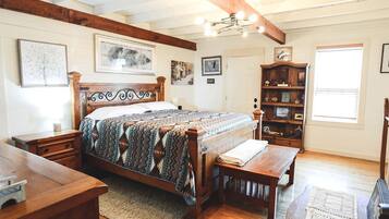 3 habitaciones, tabla de planchar con plancha, wifi y ropa de cama