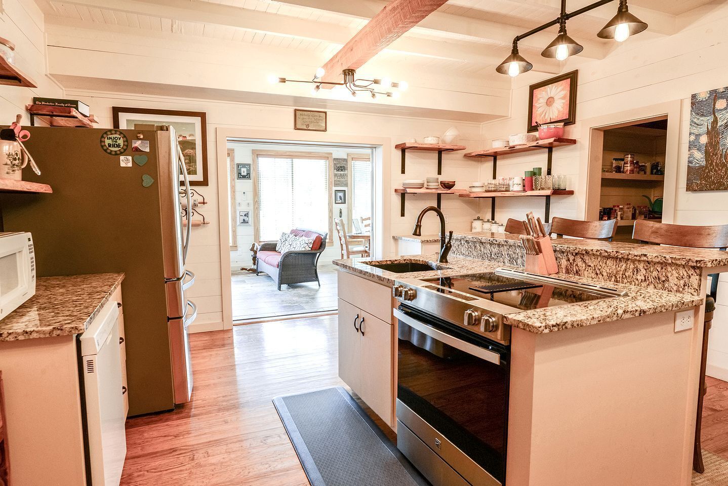 Refrigerador, microondas, parrilla de estufa y lavavajillas 