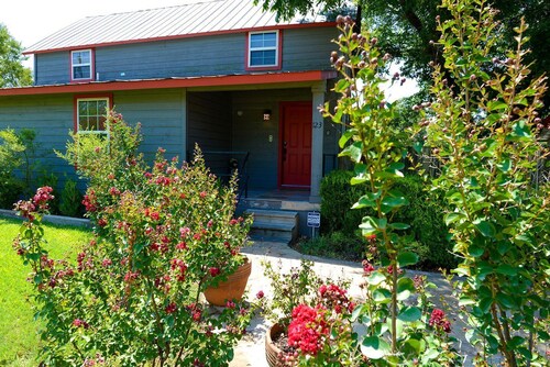 Riverside Zen and Pet-Friendly Escape Retreat in Bastrop, Texas