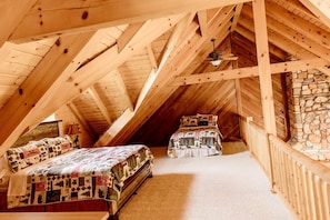 4 habitaciones, tabla de planchar con plancha, wifi y ropa de cama 