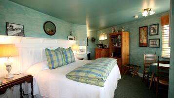 1 bedroom, desk, iron/ironing board, WiFi