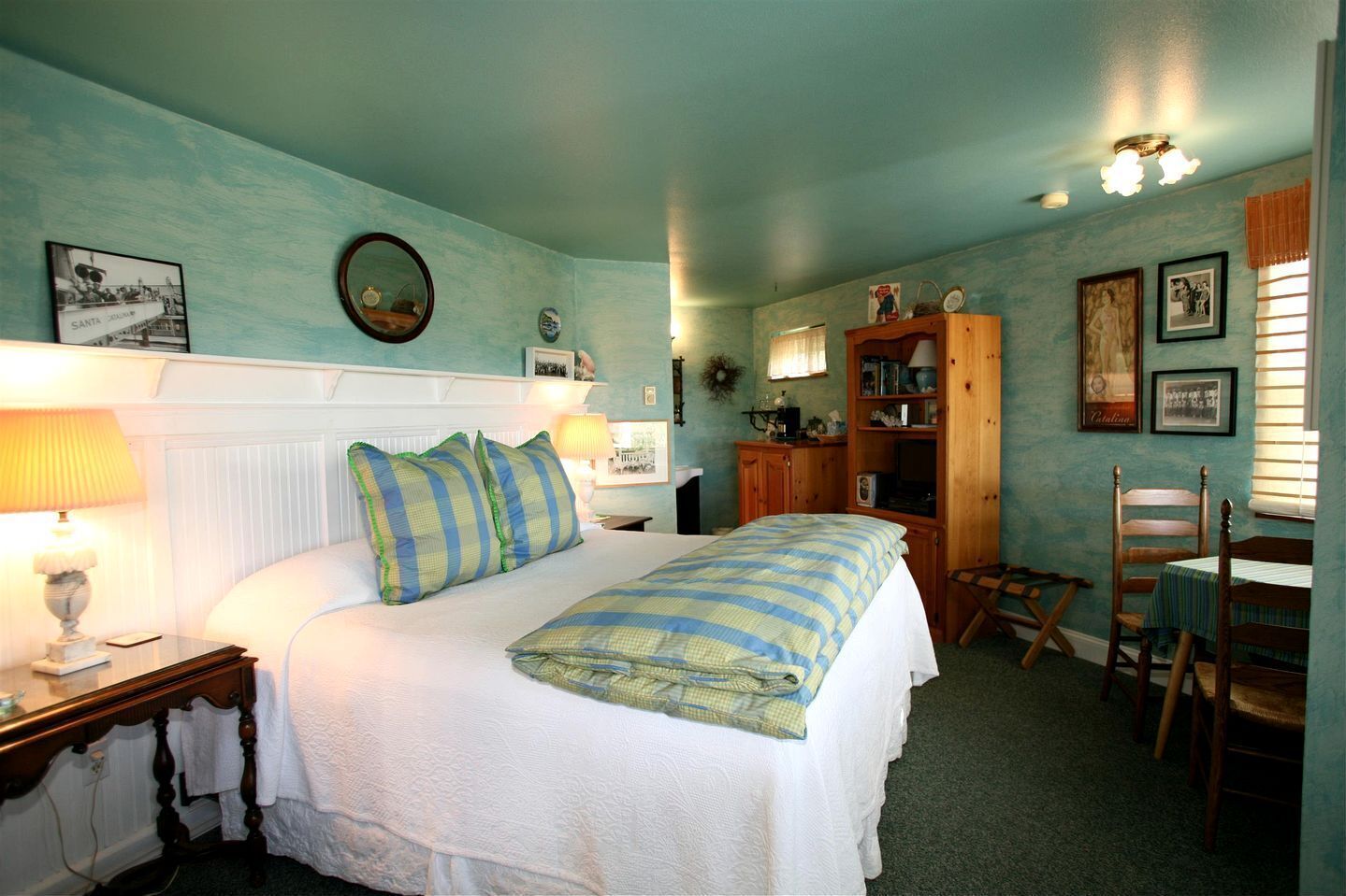 1 bedroom, desk, iron/ironing board, WiFi