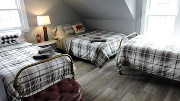 9 bedrooms, desk, iron/ironing board, travel crib