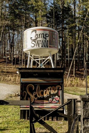 Miscellaneous - Chic and Cozy: Romantic Glamping at Its Finest in Tennessee (Tracy City)