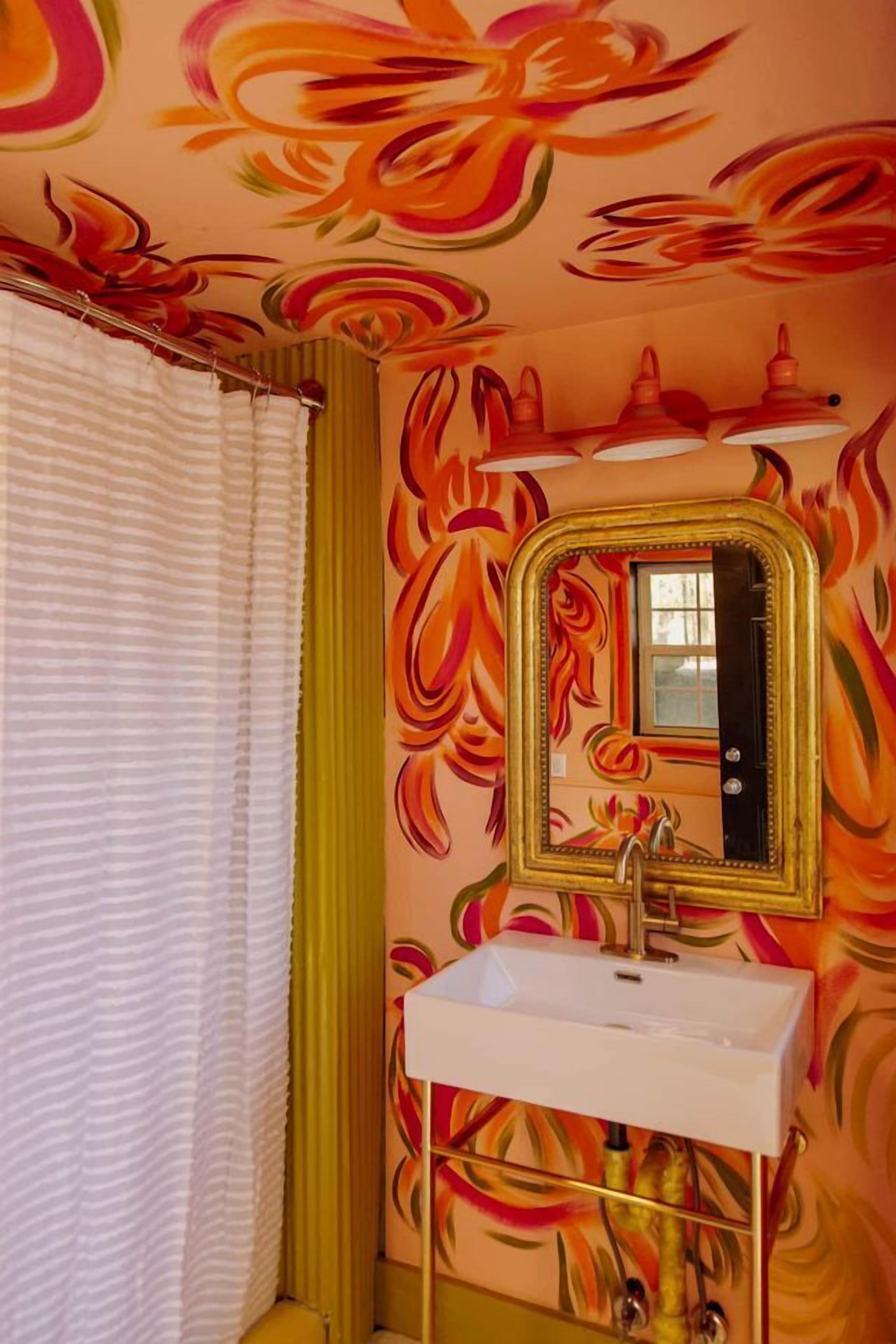 Towels, soap, shampoo