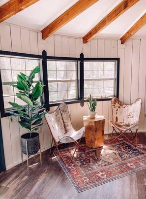 المنشأة من الداخل