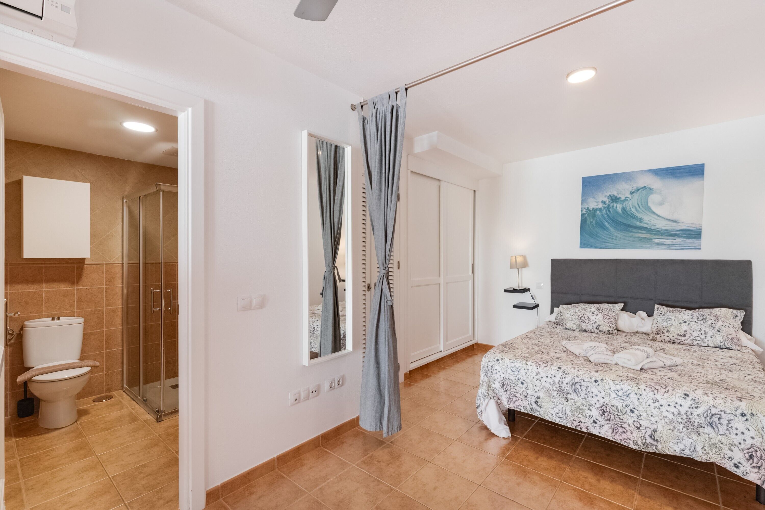 Bügeleisen/Bügelbrett, WLAN, Bettwäsche