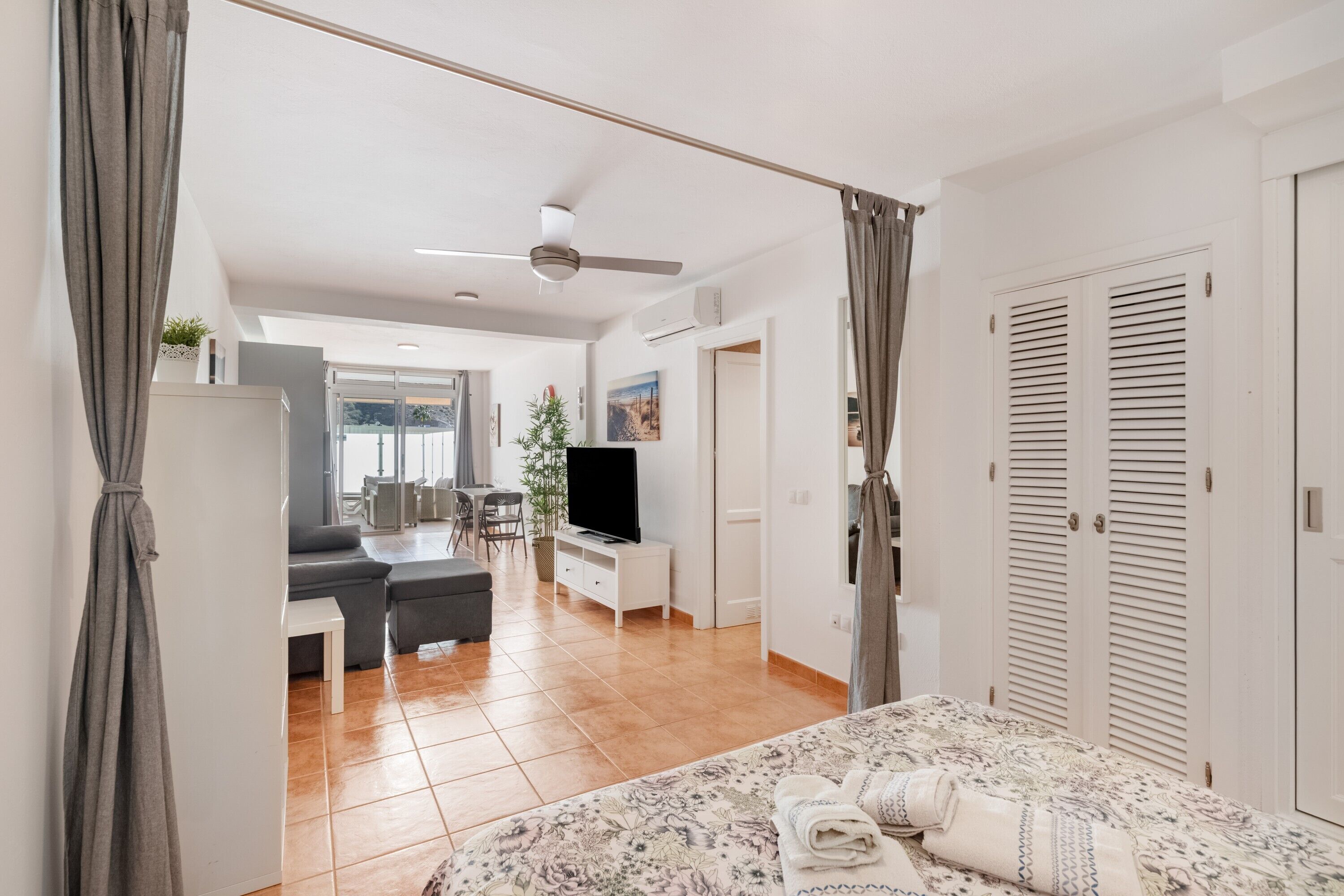 Strygejern/strygebræt, Wi-Fi, sengetøj