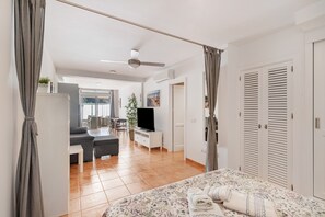 Iron/ironing board, WiFi, bed sheets - Vacation Studio 'Vv Timón' with Mountain View, Wi-Fi and Air Conditioning (Puerto de Mogán)