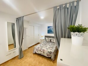 Bügeleisen/Bügelbrett, WLAN, Bettwäsche