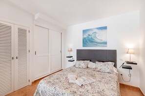 Fer et planche à repasser, Wi-Fi, draps fournis