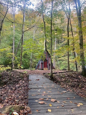 Property grounds - Secluded A-Frame Cabin in Stanton, Kentucky - Perfect Glamping Spot near Red River Gorge (Stanton)