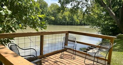 Pet-Friendly Cabin on the Banks of the Colorado River in Bastrop, TX