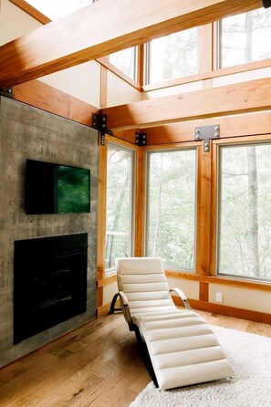 Interior - Charming Mountain Cabin Perfect for the Whole Family near Nantahala National Forest, NC (Bryson City)