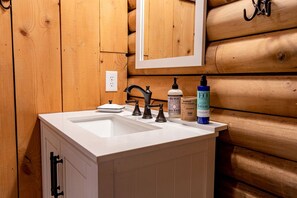 Bathroom - Creekside Family Cabin with Deck and BBQ in Topton, North Carolina (Topton)
