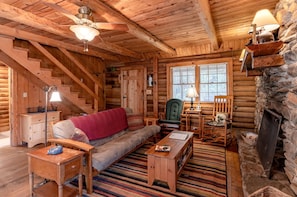 Living area - Creekside Family Cabin with Deck and BBQ in Topton, North Carolina (Topton)