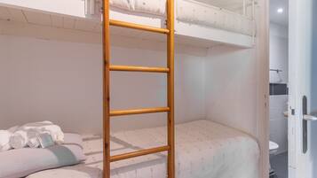 1 chambre, fer et planche Ă repasser, Wi-Fi, draps fournis
