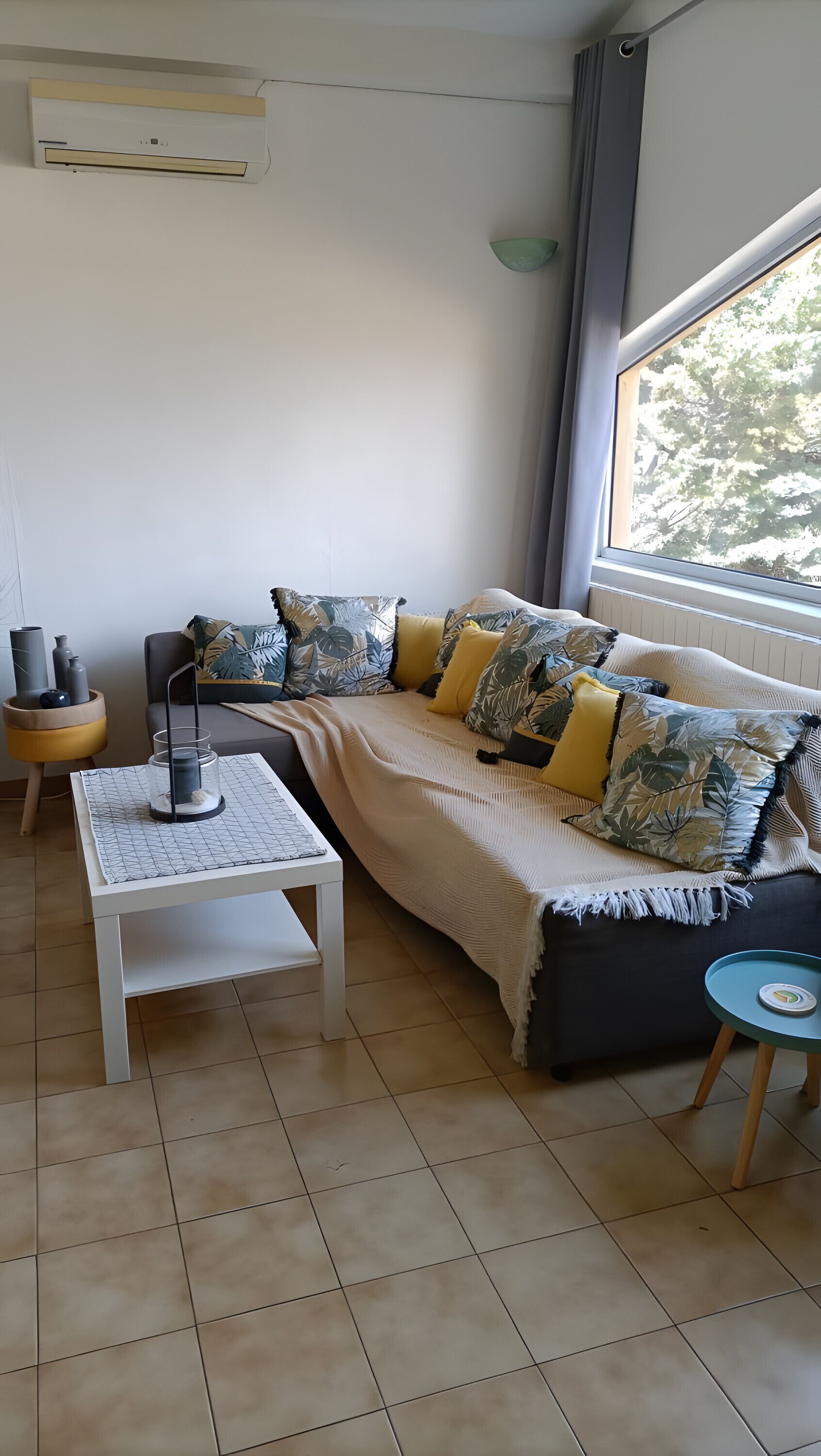 Fernseher, Tischtennisplatte