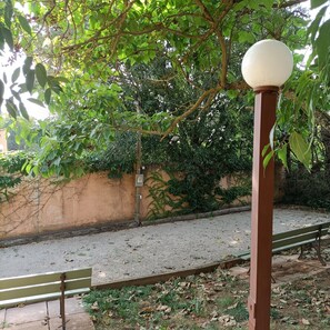 Property grounds - Luberon Center, Limonite Duplex 45 m² with Pool (Gargas)