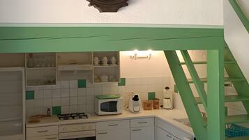 KĂŒhlschrank, Mikrowelle, Ofen, Herdplatte