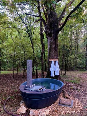 Outdoor spa tub