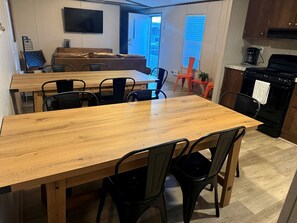 Dining - Fully Furnished Cabin Great to Disconnect in Utah (Moab)