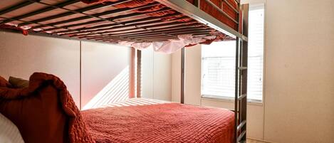 3 Schlafzimmer, Bügeleisen/Bügelbrett, WLAN, Bettwäsche