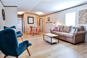 TV - Fully Furnished Cabin Great to Disconnect in Utah (Moab)