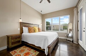 1 slaapkamer, een strijkplank/strijkijzer, wifi, beddengoed