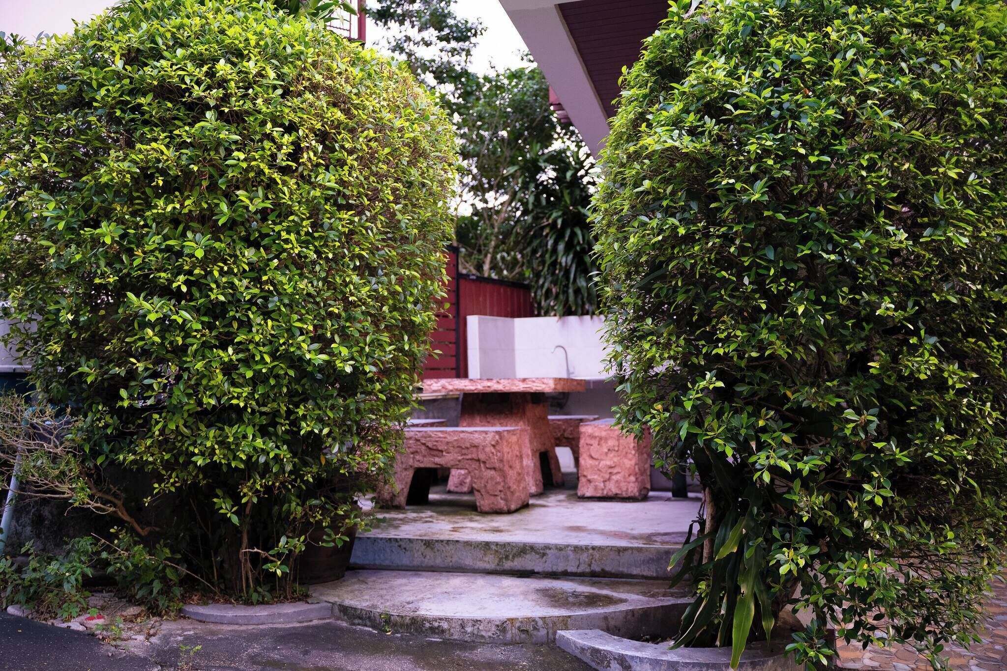 Apartment, 1 Bedroom, Smoking | Garden