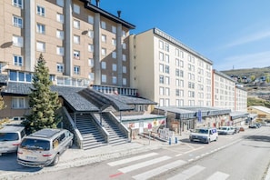 Exterior - Sierra Nevada Ski Slope Lodge - Free Parking (Sierra Nevada)