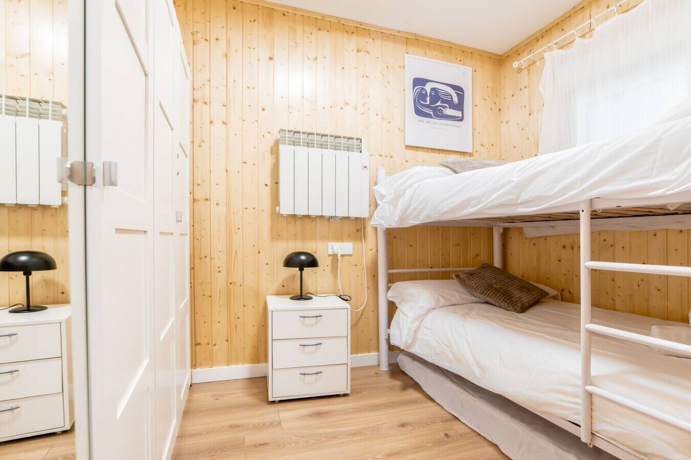 2 camere, una scrivania, ferro/asse da stiro, Wi-Fi