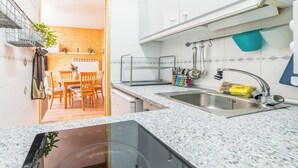 Kaffetrakter/tekoker, mikrobølgeovn, ovn og kokeplater
