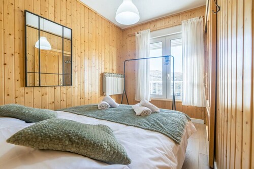 Sierra Nevada Ski Slope Lodge – Free Parking