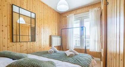 Sierra Nevada Ski Slope Lodge – Free Parking